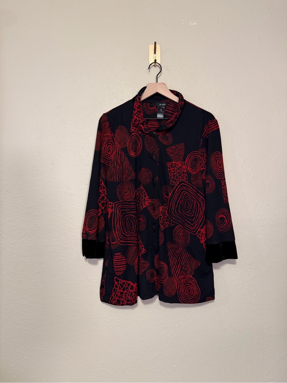 Ali Miles Abstract Red and Black Tunic Top With Velvet Details Size Large